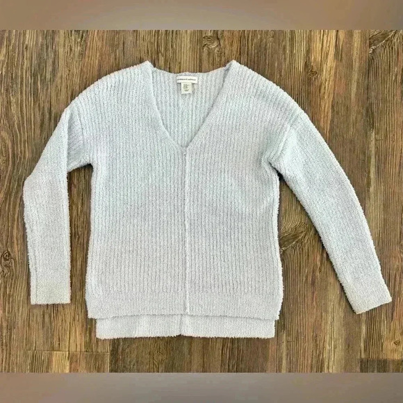 cupcakes & cashmere Sweaters - Cupcakes and Cashmere Sweater Womens XS Light Blue Soft Knit V-Neck Pullover
